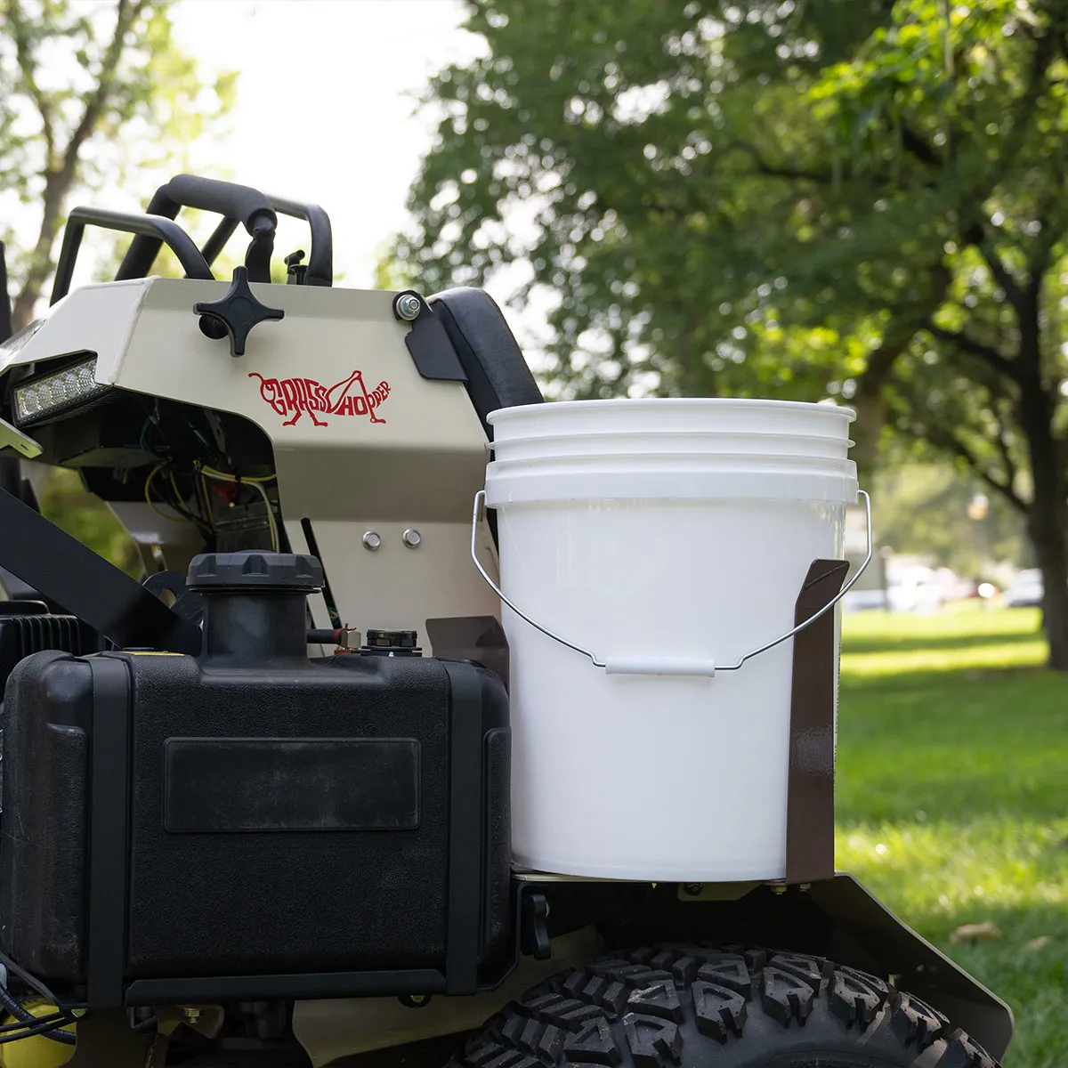 5-Gallon Bucket Mount Kit Stand On