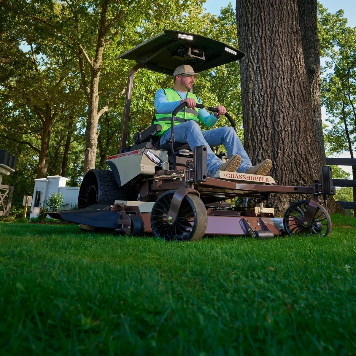 Grasshopper 400 MidMount | Heavy-Duty Commercial Mower Grasshopper 400 MidMount | Heavy-Duty Commercial Mower