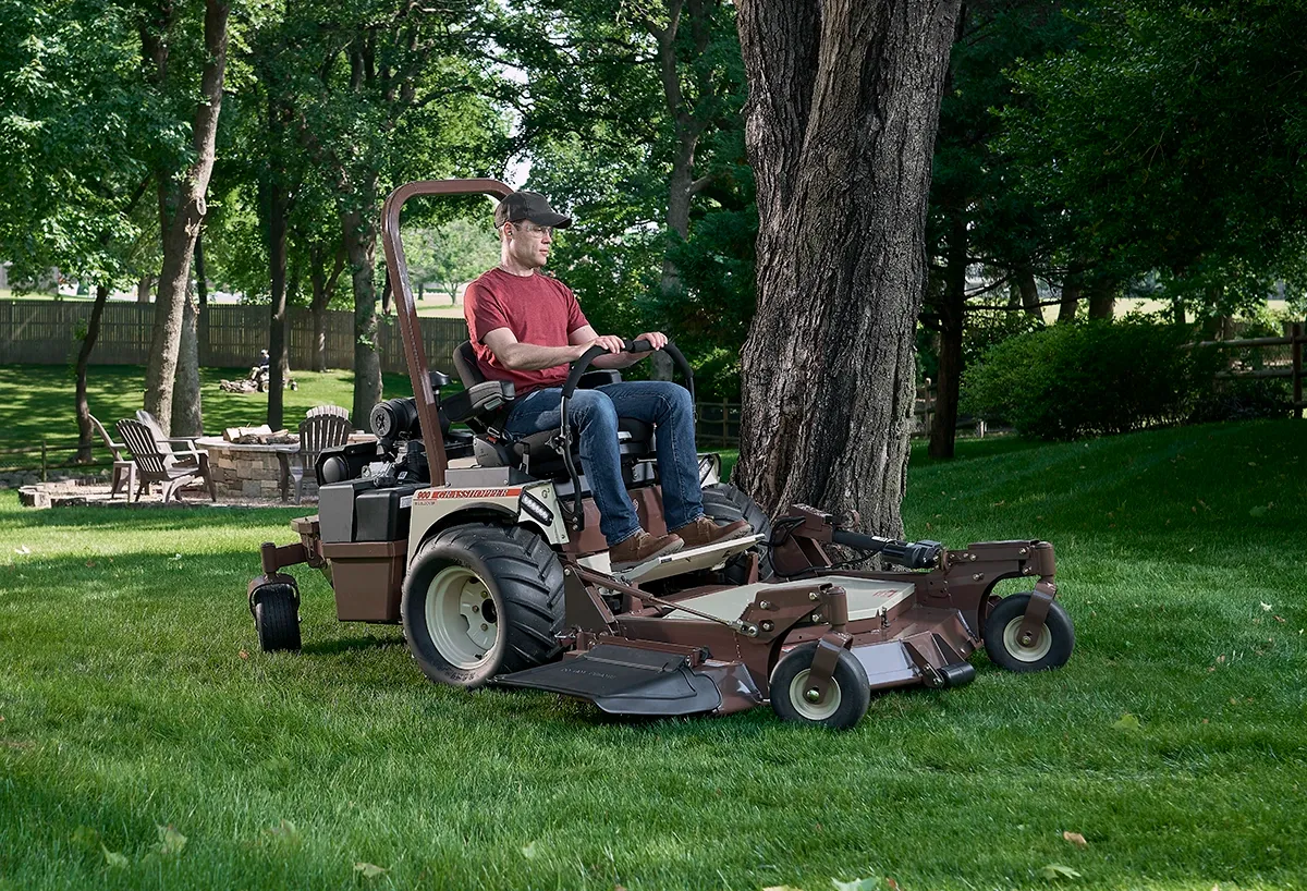 Grasshopper 900 FrontMount Top Commercial Zero-Turn Lawn Mower
