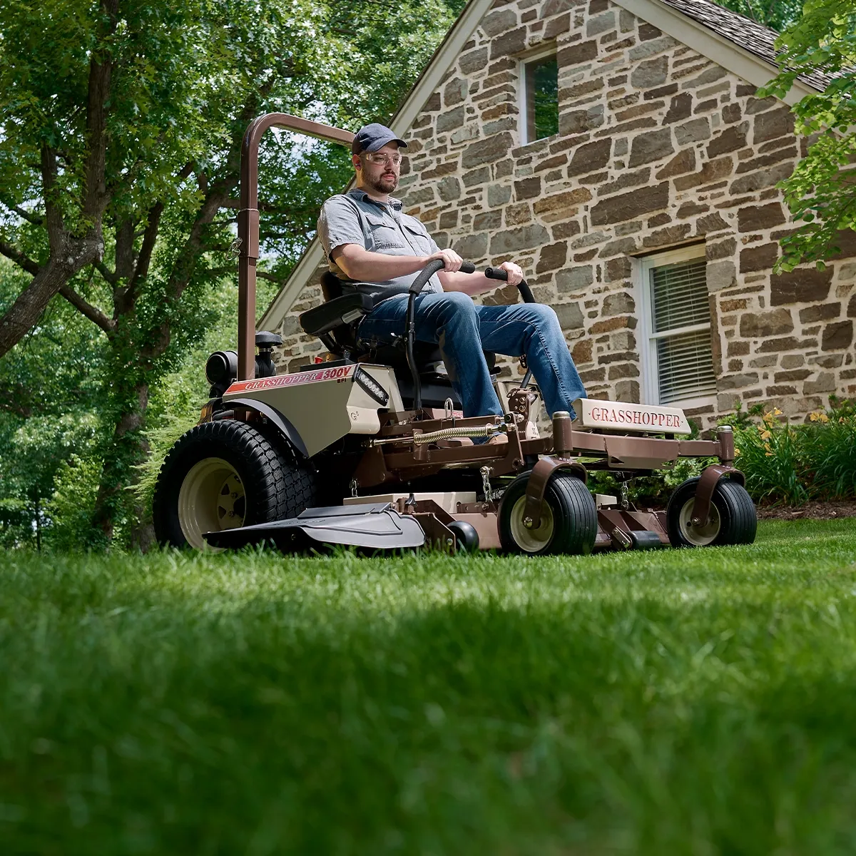 Grasshopper 300G MidMount | Precision Zero-Turn Mower Grasshopper 300G MidMount | Precision Zero-Turn Mower