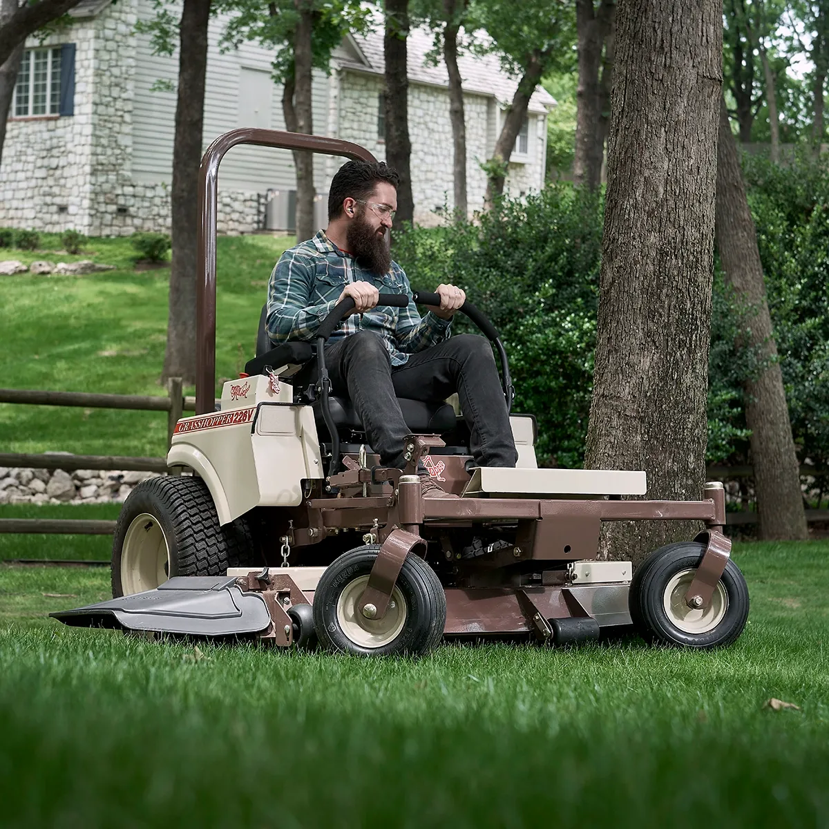 Grasshopper 200V MidMount | Smooth-Riding Zero-Turn Mowers Grasshopper 200V MidMount | Smooth-Riding Zero-Turn Mowers