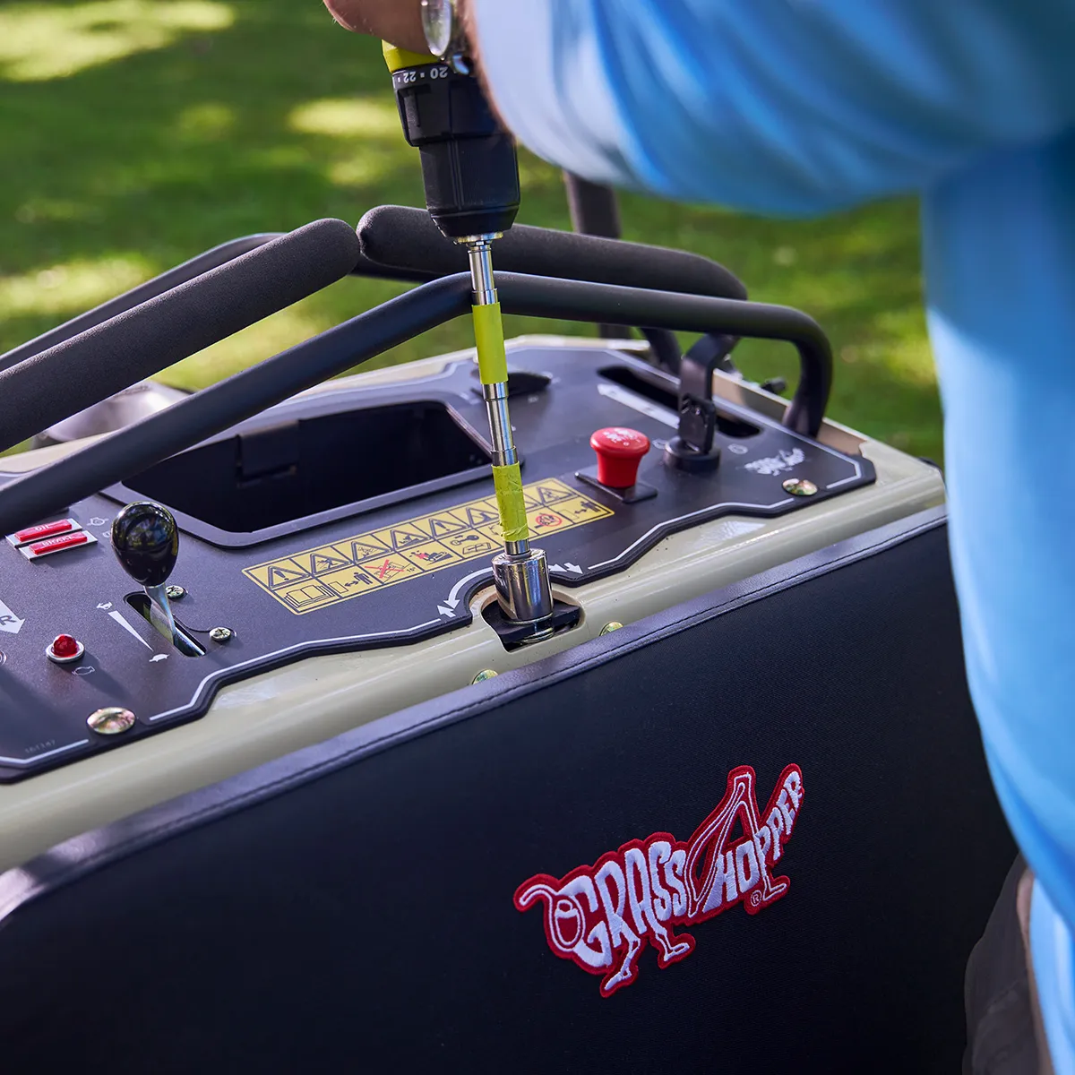Easily adjust height on the stand on grasshopper mower