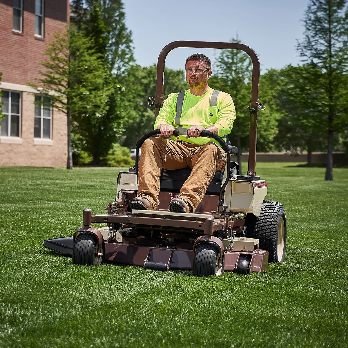 Grasshopper 200 MidMount | Air-Cooled Zero-Turn Mowers Grasshopper 200 MidMount | Air-Cooled Zero-Turn Mowers